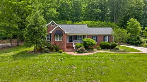 1494 W Lake Dr, Asheboro, NC 27205