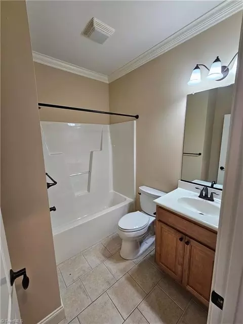Bath - 121 Oleander Dr, Bermuda Run, NC 27006 photo 3 of 4