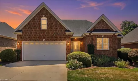 109 Peppertree Dr, Mebane, NC 27302