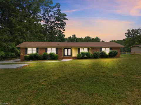 534 Air Harbor Rd, Greensboro, NC 27455