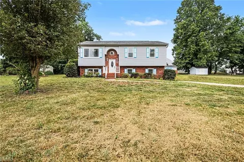 3854 Forest Valley Dr, Winston Salem, NC 27105