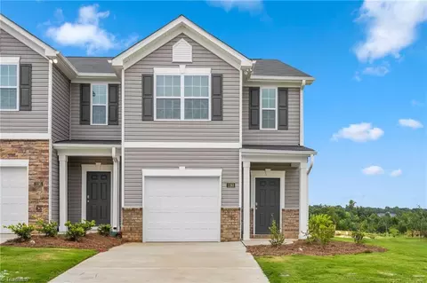 1193 Evelynnview Ln, Kernersville, NC 27284