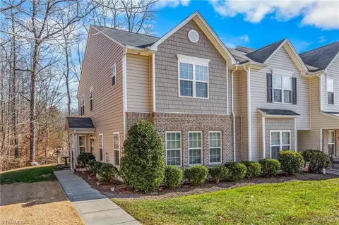 460 Ridgebrooke Dr, High Point, NC 27265