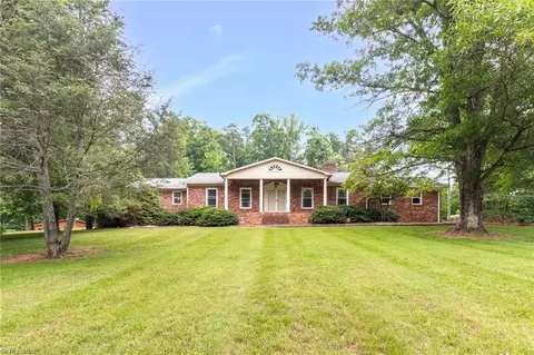 706 Whitaker Chapel Rd, Pilot Mountain, NC 27041