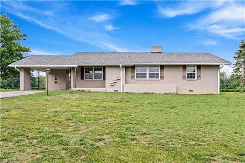114 Shiloh Farm Trl, State Road, NC 28676