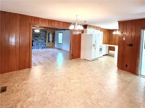 Living - 176 Robin Rd, Elkin, NC 28621 photo 3 of 6