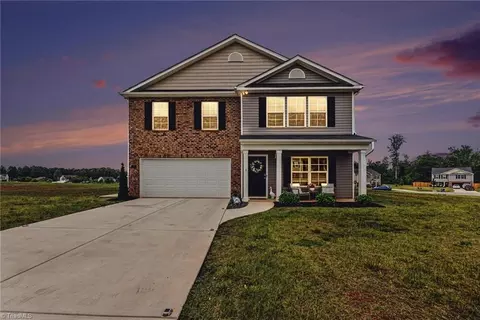 233 Culloden Dr, Mocksville, NC 27028