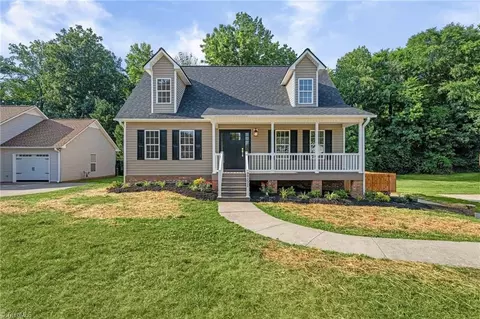 2751 Bridgeport Dr, Winston Salem, NC 27103