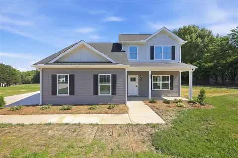 863 Sedge Garden Rd, Kernersville, NC 27284