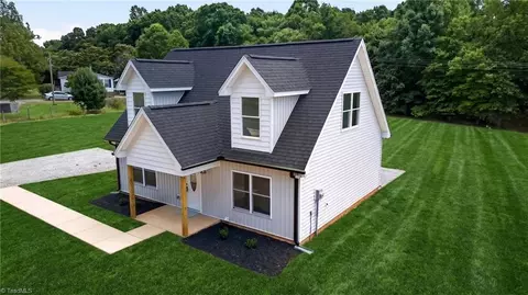 4352 Happy Hollow Rd, Asheboro, NC 27205