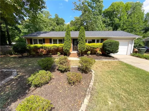 2903 Custer Dr, Greensboro, NC 27407