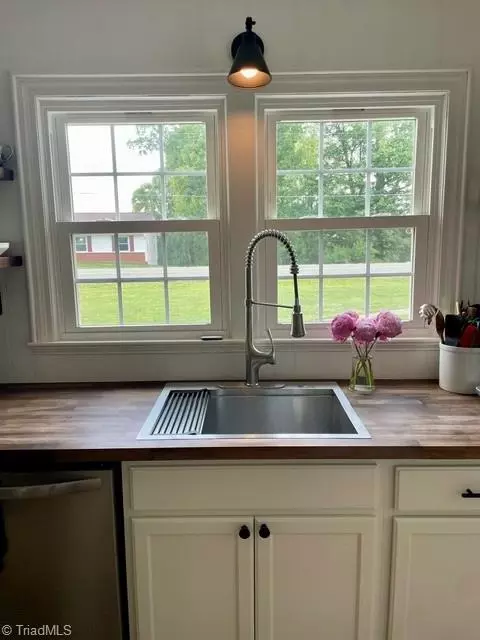 Kitchen - 1779 Mountainview Rd, King, NC 27021 photo 3 of 4