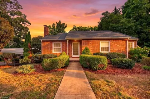 203 Ridgecrest Rd, Asheboro, NC 27203