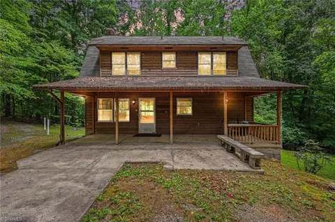 381 Homestead Dr E, Lexington, NC 27292