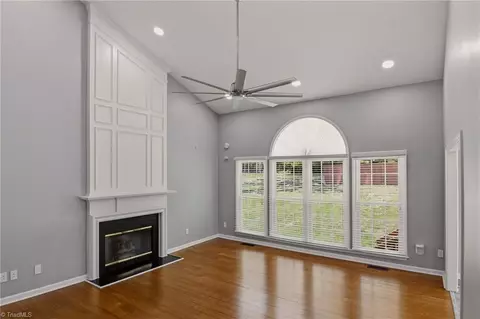 Living - 1406 Spring Tree Ct, High Point, NC 27265 photo 2 of 6