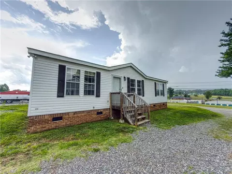 3084 S Old Us Highway 52, Pilot Mountain, NC 27041