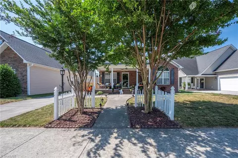 6648 Springfield Village Ln, Clemmons, NC 27012