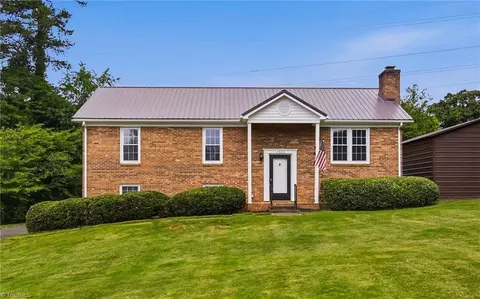3593 Deerhunter Ln, Tobaccoville, NC 27050