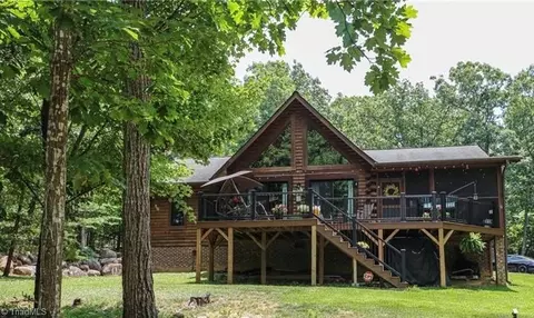 2211 Rocky Cove Ln, Denton, NC 27239