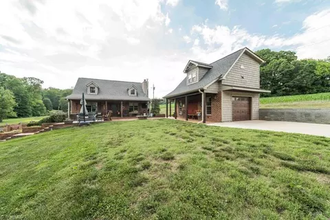 5741 Winding Creek Ln, East Bend, NC 27018