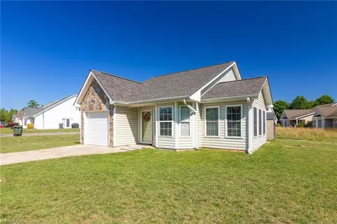 213 Portsmouth Dr, Eden, NC 27288