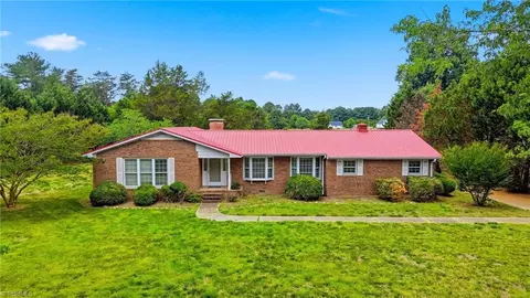 7813 Whipple Trl, Greensboro, NC 27455