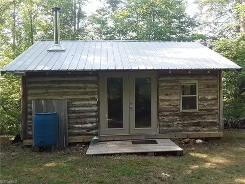 2238 Longbottom Rd, Mcgrady, NC 28649