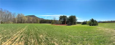 6 Old Mill Rd, Pinnacle, NC 27043