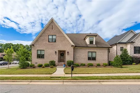 1413 Bethany Dr, Greensboro, NC 27455