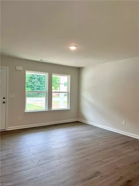 Living - 403 Unity St, Thomasville, NC 27360 photo 2 of 2