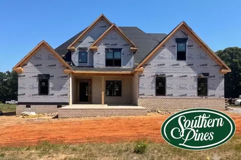 5084 Southern Pines Dr, Kernersville, NC 27284