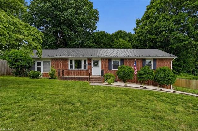 136 Queensbury Rd, Winston Salem, NC 27104