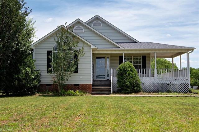 3301 Cloverdale Ct, Efland, NC 27243