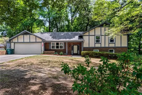 1106 Kelwyn Ln, Lewisville, NC 27023