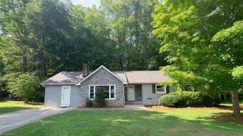 222 Pleasantview Dr, King, NC 27021