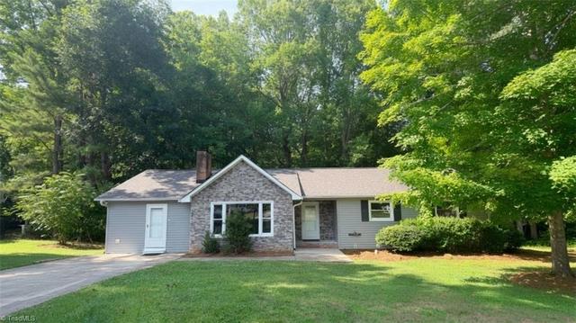 222 Pleasantview Dr, King, NC 27021