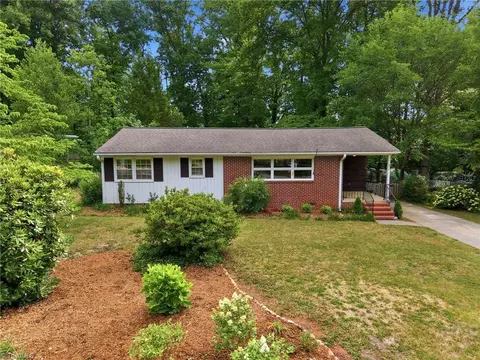 2814 Dellwood Dr, Greensboro, NC 27408