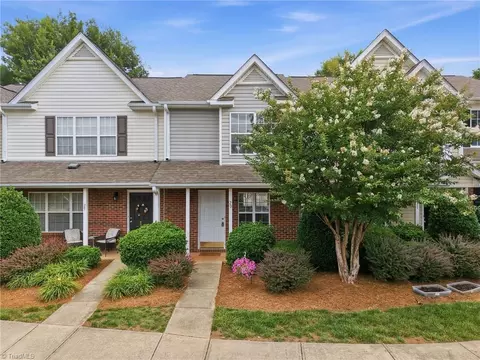 29 Tannenbaum Cir, Greensboro, NC 27410