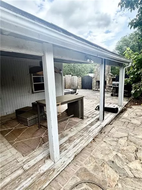 1004 Roach St, Mayodan, NC 27027 photo 4