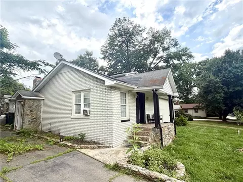 1004 Roach St, Mayodan, NC 27027 photo 3