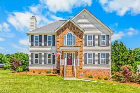 109 Knollwood Ln, King, NC 27021