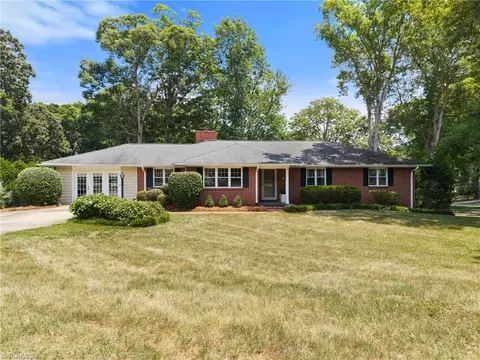 701 Longbow Rd, Winston Salem, NC 27104
