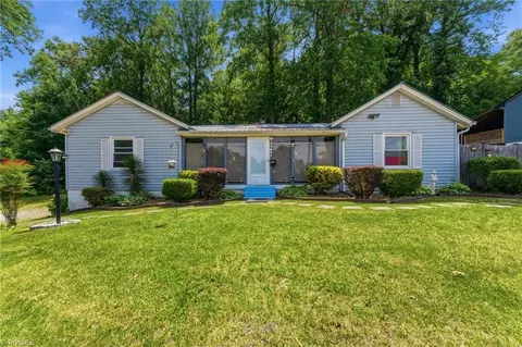 2360 Dellabrook Rd, Winston Salem, NC 27105