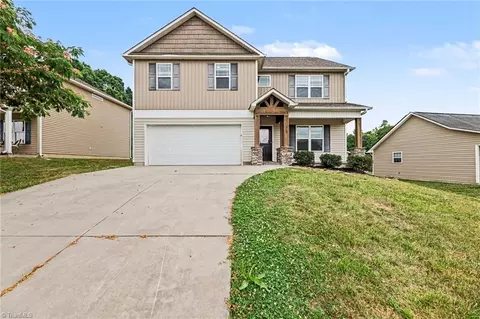 512 Paul Kennedy Rd, Thomasville, NC 27360