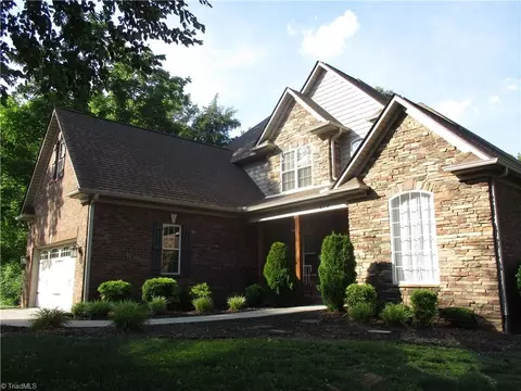 270 Plumstead Ln, Clemmons, NC 27012