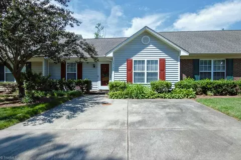 3141 Woodpoint St, Jamestown, NC 27282