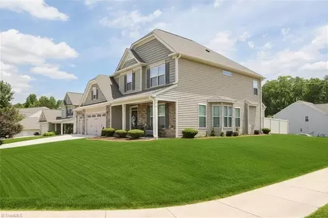 Exterior - 2689 Lamplight Cir, High Point, NC 27265 photo 3 of 6