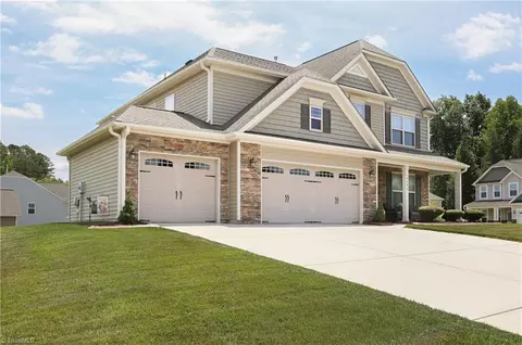 Exterior - 2689 Lamplight Cir, High Point, NC 27265 photo 2 of 6