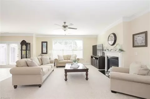 Living - 2689 Lamplight Cir, High Point, NC 27265 photo 2 of 4