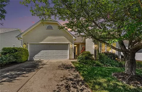 119 Riverwalk Ln, Jamestown, NC 27282